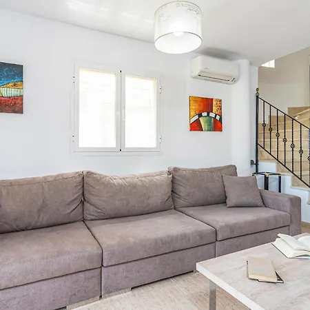 4 Bedroom Beautiful In Alcudia Dom wakacyjny Port de Alcudia (Mallorca)